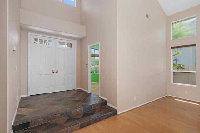 12722 Sandy Crest Ct, San Diego CA: https://media.crmls.org/mediaz/1d9a5e98-c382-4139-a3be-bda6b32a6ca7.jpg