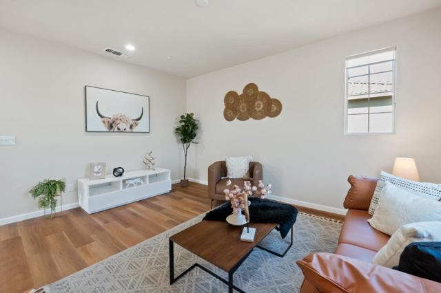 Image 29 of 62 For 32210 Regents Boulevard