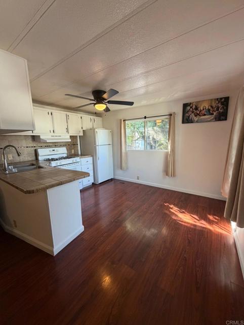 Detail Gallery Image 3 of 14 For 1455 Alturas Rd #89,  Fallbrook,  CA 92028 - 2 Beds | 1 Baths