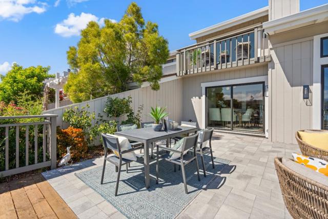 17 Spinnaker Place, Redwood City CA: https://media.crmls.org/mediaz/1d9bbc5f-ef06-4408-abc1-e1de7bfecdab.jpg