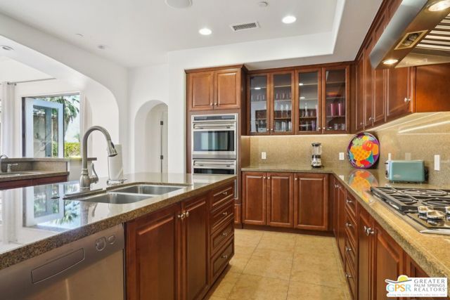 1070 Bella Vista, Palm Springs CA: https://media.crmls.org/mediaz/1d9ccfa6-b882-4a6d-b5dc-f123022f24bc.jpg