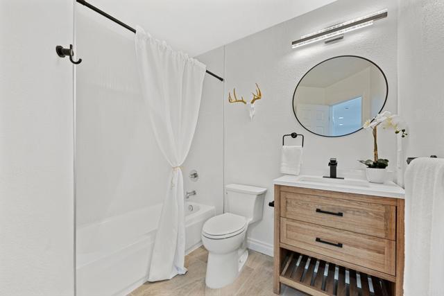 1421 Corte Clasica, San Marcos CA: https://media.crmls.org/mediaz/1d9cd99c-faab-4bed-84e0-27c1def0207e.jpg