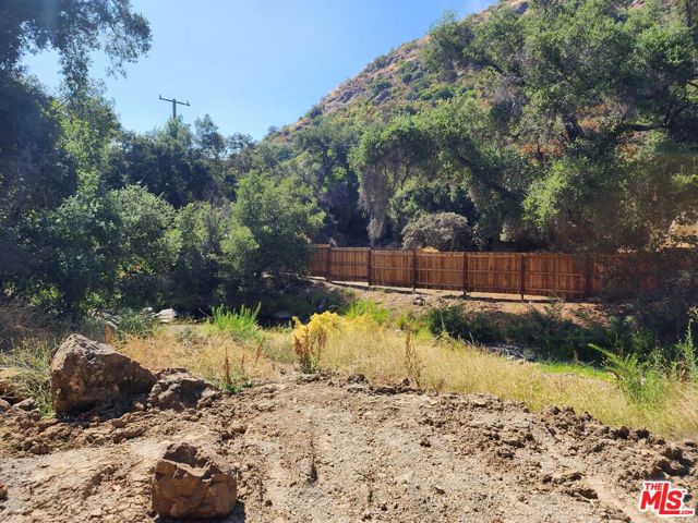 118 W Carlisle Road, Westlake Village CA: https://media.crmls.org/mediaz/1d9d288a-428d-4133-9e8c-7ef24ce84f47.jpg