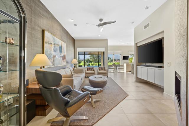 134 E Kavenish Drive, Rancho Mirage CA: https://media.crmls.org/mediaz/1d9d568b-38cb-4e44-90ff-0699eb5ac4b5.jpg