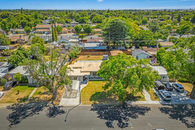 312 Oakshire Avenue, Modesto CA: https://media.crmls.org/mediaz/1d9e81d5-c605-46a3-8cfe-09a1300de800.jpg