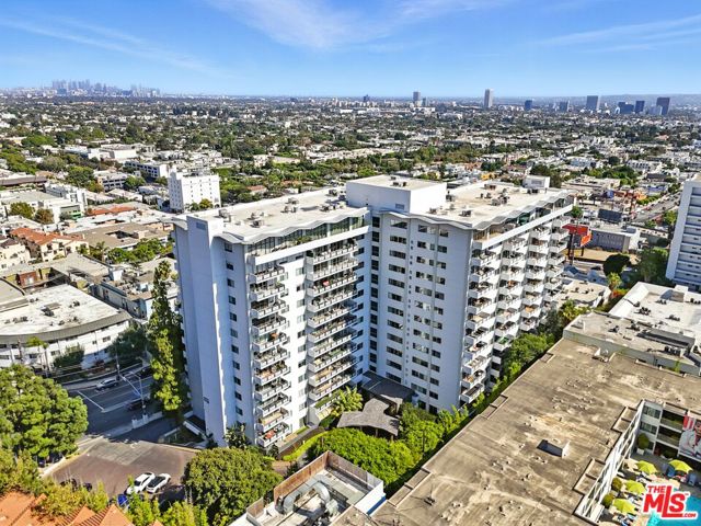 1155 N La Cienega Boulevard, West Hollywood CA: https://media.crmls.org/mediaz/1d9f294f-0460-41a5-b6c1-125d64316986.jpg