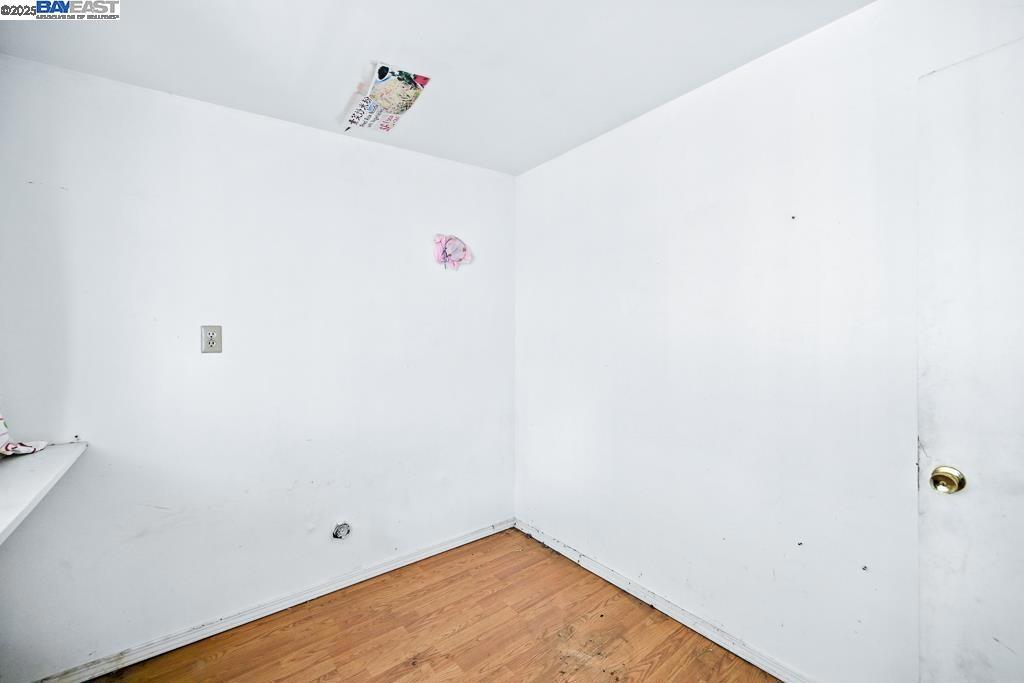 https://media.crmls.org/mediaz/1d9f9104-d3ae-4304-ada6-1b7c5950a582.jpg?preset=X-Large