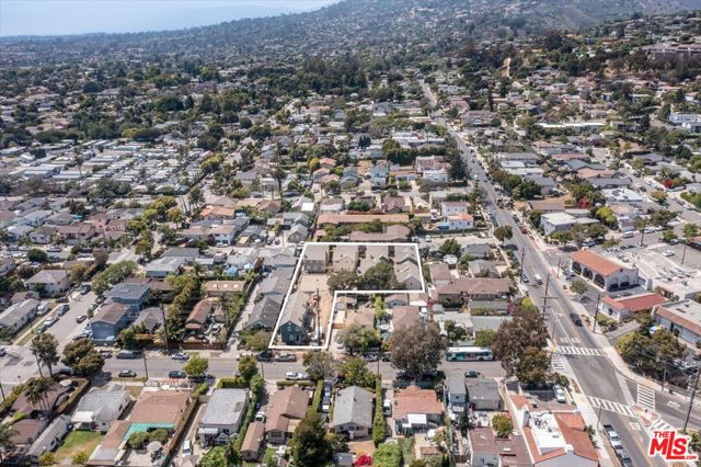 1317 Punta Gorda, Santa Barbara CA: https://media.crmls.org/mediaz/1d9ff442-e72e-443d-a694-ea07340ffce8.jpg
