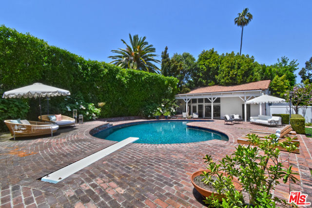 4177 KESTER Avenue, Sherman Oaks CA: https://media.crmls.org/mediaz/1da07e17-e152-4125-869a-29b55e0d34e8.jpg