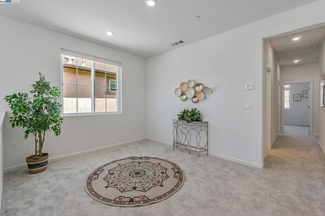 2044 Cottonwood St, Pittsburg CA: https://media.crmls.org/mediaz/1da08814-31ea-4b58-8f04-f76d67188c90.jpg