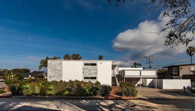 1801 Coast Blvd, Del Mar CA: https://media.crmls.org/mediaz/1da10a04-6f61-41fc-836d-3831e05201dc.jpg