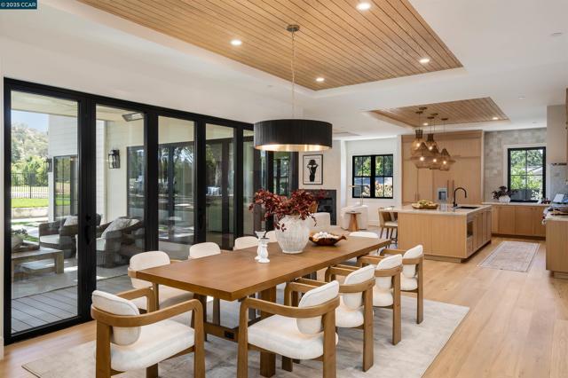 238 Cameo Dr, Danville CA: https://media.crmls.org/mediaz/1da123a8-c204-4eb5-896d-76a10e3b9afb.jpg