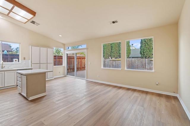 110 Walnut Meadows Court, Oakley CA: https://media.crmls.org/mediaz/1da156ca-fc16-4643-a22e-c7c991f9117b.jpg