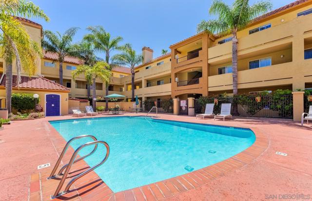 2037 Burton st, San Diego CA: https://media.crmls.org/mediaz/1da1a941-d86b-43fa-b22f-5d9b7fc7f716.jpg
