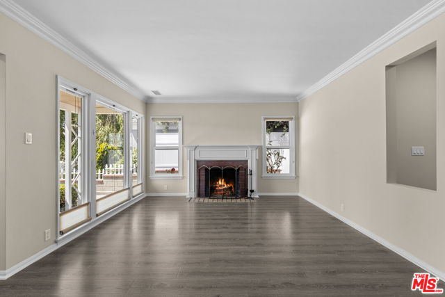 11241 Pearl Street, Los Angeles CA: https://media.crmls.org/mediaz/1da365ed-0137-407e-8a24-5dc3ab5667e1.jpg
