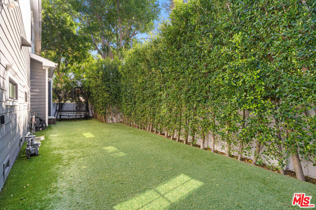 Image 35 of 39 For 11813 Woodbine Avenue