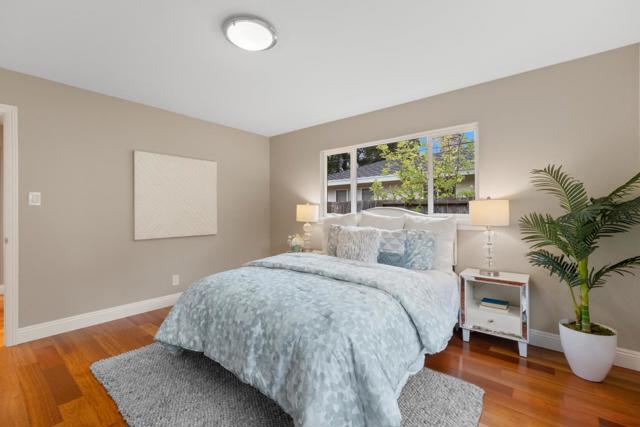 1098 Muir Way, Los Altos CA: https://media.crmls.org/mediaz/1da66016-7a7d-4baa-b5a2-fa9fe844a8fd.jpg