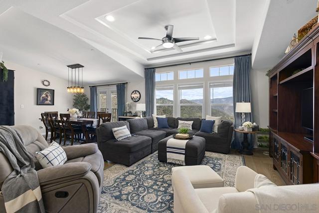4027 Sumac Summit, Fallbrook CA: https://media.crmls.org/mediaz/1da6a225-a67f-40d5-926a-80abdb1eaa38.jpg