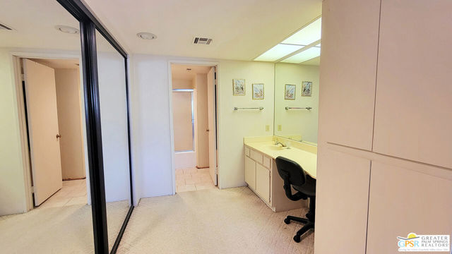 2700 E Mesquite Avenue, Palm Springs CA: https://media.crmls.org/mediaz/1da6c51e-be2a-44e9-b232-d7eb8660e42f.jpg