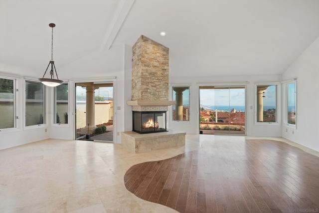 1327 Caminito Batea, La Jolla CA: https://media.crmls.org/mediaz/1da6fc89-305d-435c-aea4-a3fad98a209f.jpg