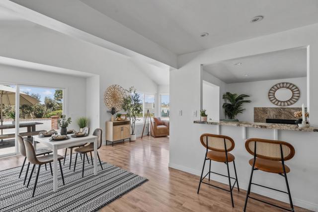 4503 Carnaby, Carlsbad CA: https://media.crmls.org/mediaz/1da7aec0-4dd8-4075-bee1-7ac859e25e6d.jpg