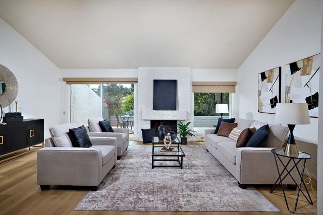 2162 Caminito Circulo Sur, La Jolla CA: https://media.crmls.org/mediaz/1da7b73c-a6a3-4bdd-b873-1ddf1745d556.jpg