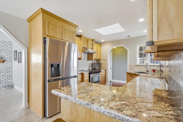 1204 Shore Road, Hollister CA: https://media.crmls.org/mediaz/1da82825-ebe6-4dc5-b482-f3c16b06b25e.jpg