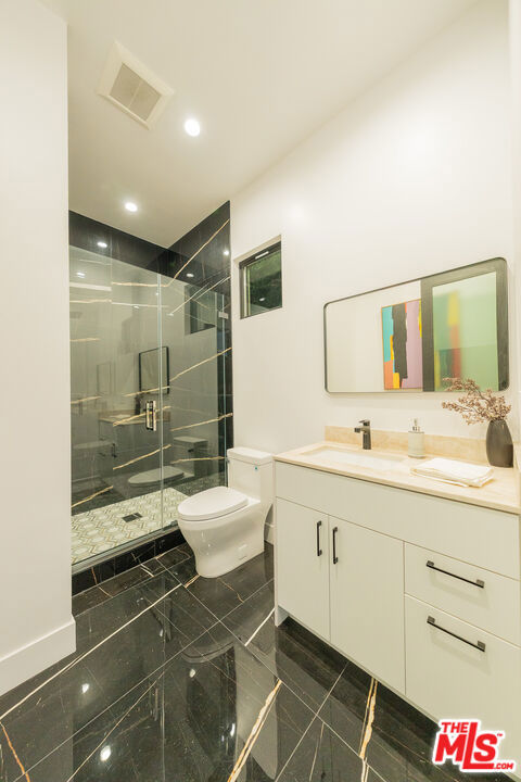 4532 Calhoun Avenue, Sherman Oaks CA: https://media.crmls.org/mediaz/1da85dc2-5ce9-4cb3-a2d4-7170b93b0aed.jpg