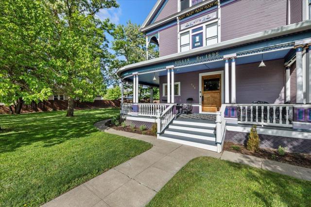 223 N Oregon Street, Yreka CA: https://media.crmls.org/mediaz/1da950dd-990f-4cb4-a070-4e731c980614.jpg