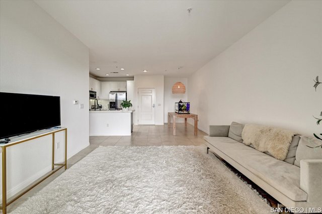 3877 Pell PL, San Diego CA: https://media.crmls.org/mediaz/1daad137-ecb7-4d7e-b16e-f39a6b9bfdbc.jpg