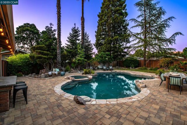 3180 Arbolado Dr, Walnut Creek CA: https://media.crmls.org/mediaz/1daafb76-c340-47b0-8976-bee772aaa5b3.jpg