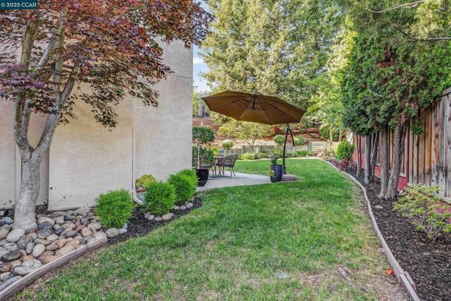 100 Bedford Ct, Danville CA: https://media.crmls.org/mediaz/1dabc2d8-7d14-4a13-9cac-1922f19e7906.jpg