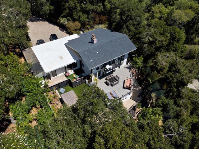 81 E Garzas Road, Carmel Valley CA: https://media.crmls.org/mediaz/1dabe41d-469f-4b15-9d23-1c0c88b3b2b4.jpg