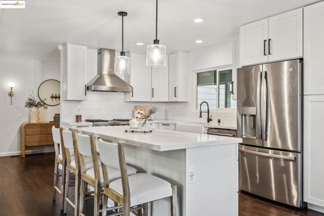 6605 Ascot Dr., Oakland CA: https://media.crmls.org/mediaz/1dac9558-40d2-426e-98af-31ae081da7cd.jpg