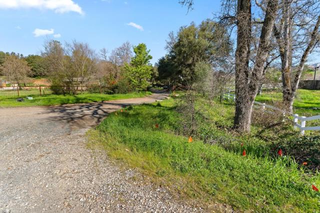 10264 Combie Road,  CA: https://media.crmls.org/mediaz/1dacbbf7-4835-4424-9dcb-1b68d01fcca1.jpg