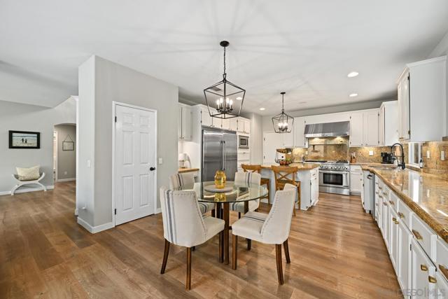 3231 Canyon View Dr, Oceanside CA: https://media.crmls.org/mediaz/1daccf3f-b6ac-4afe-ace0-cbea435537b5.jpg