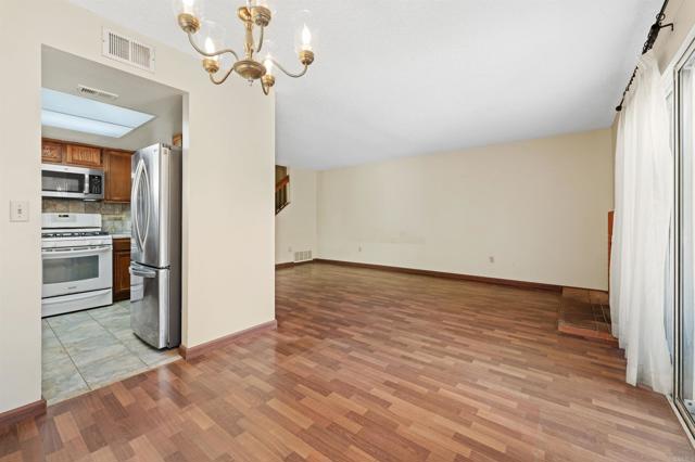 Detail Gallery Image 12 of 37 For 2992 Lexington Circle, Carlsbad,  CA 92010 - 2 Beds | 2/1 Baths