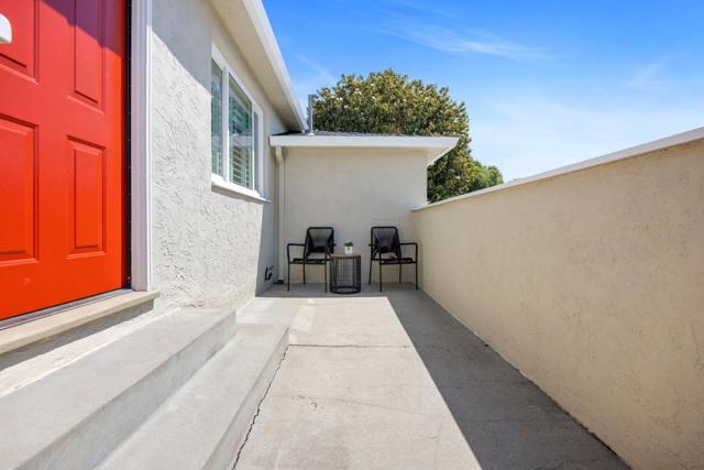 313 Del Rosa Way, San Mateo CA: https://media.crmls.org/mediaz/1dace201-f7ea-4dcc-bcf8-3d2acfb32284.jpg