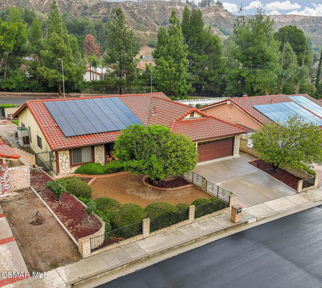 11820 Doral Avenue, Porter Ranch CA: https://media.crmls.org/mediaz/1dad3d4a-9e0a-48e5-8b98-e2ad31ee69a7.jpg