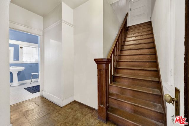 1215 W 39th Place, Los Angeles CA: https://media.crmls.org/mediaz/1dad4442-6ee0-482b-a966-fe425b4f38f0.jpg