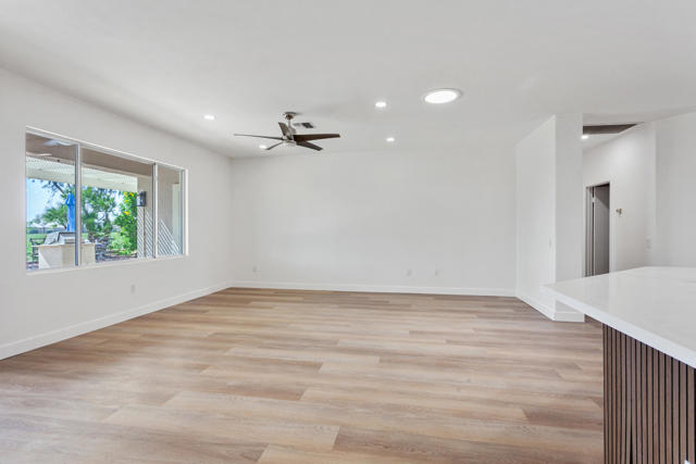 35677 Inverness Avenue, Palm Desert CA: https://media.crmls.org/mediaz/1dadc663-9b1c-4cce-942b-23c7e6511332.jpg