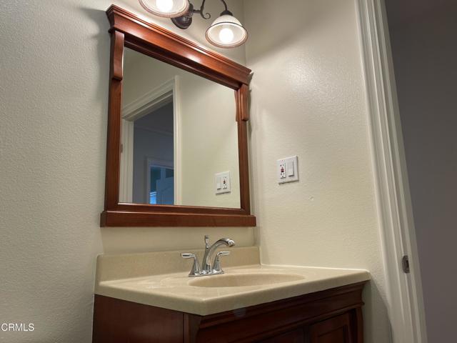 Detail Gallery Image 13 of 18 For 3226 La Crescenta Ave, Glendale,  CA 91208 - 2 Beds | 2 Baths