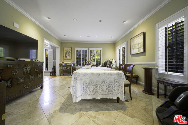 950 S Longwood Avenue, Los Angeles CA: https://media.crmls.org/mediaz/1dae7f14-609c-46f5-b988-2e63324210e1.jpg