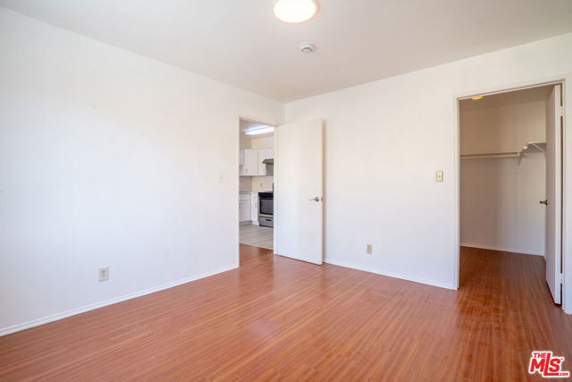 820 S St Andrews Place, Los Angeles CA: https://media.crmls.org/mediaz/1daeb842-7ace-44aa-b37e-e9b74ca0cdec.jpg