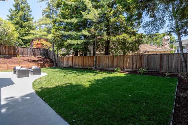 3846 Sheffield Cir, Danville CA: https://media.crmls.org/mediaz/1daf1a54-8785-4e54-8bb7-8544380afb6d.jpg
