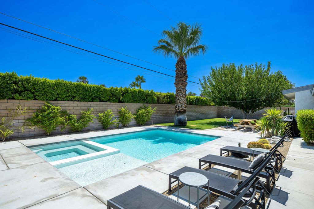 2960 N Chuperosa Road