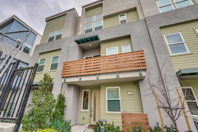 536 SoMi Court, Hayward CA: https://media.crmls.org/mediaz/1daf6377-9cb1-402d-9f3e-a22df9630f3d.jpg