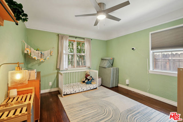 5492 Lewis Avenue, Long Beach CA: https://media.crmls.org/mediaz/1dafc180-4a6b-4005-88a3-54b879985367.jpg