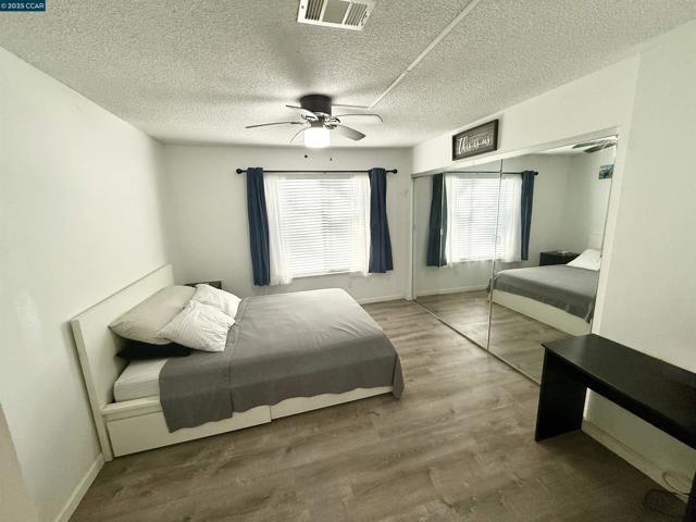 405 405 Weymouth, Hercules CA: https://media.crmls.org/mediaz/1db01c4e-14bd-4a85-98b5-e1fc9c815128.jpg