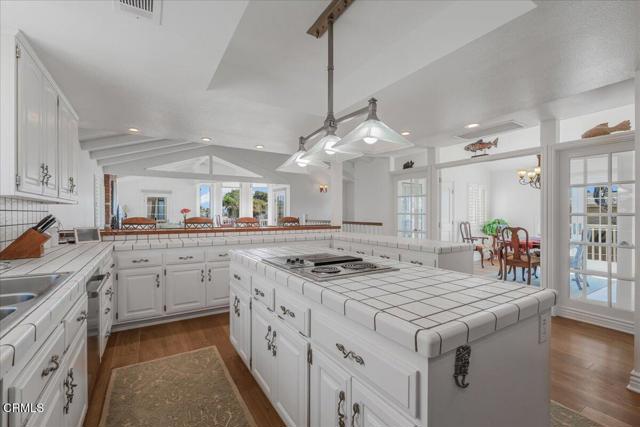 1230 Mandalay Beach Road, Oxnard CA: https://media.crmls.org/mediaz/1db097d5-42c6-499c-81a0-3fad57ff6c8c.jpg